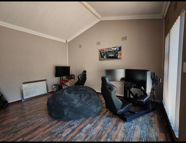 4 BEDROOM HOUSE FOR SALE IN THREE RIVERS EAST